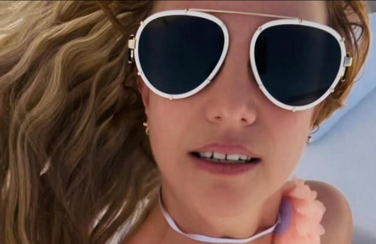 Britney Spears causes fresh fears with topless online video post