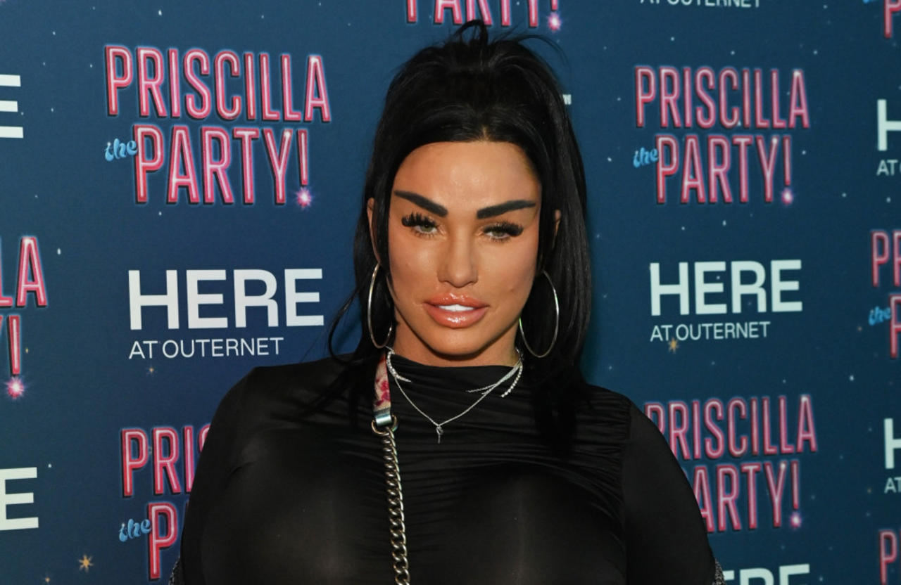 Katie Price wants to reconcile with Peter Andre 16 years after they last spoke.