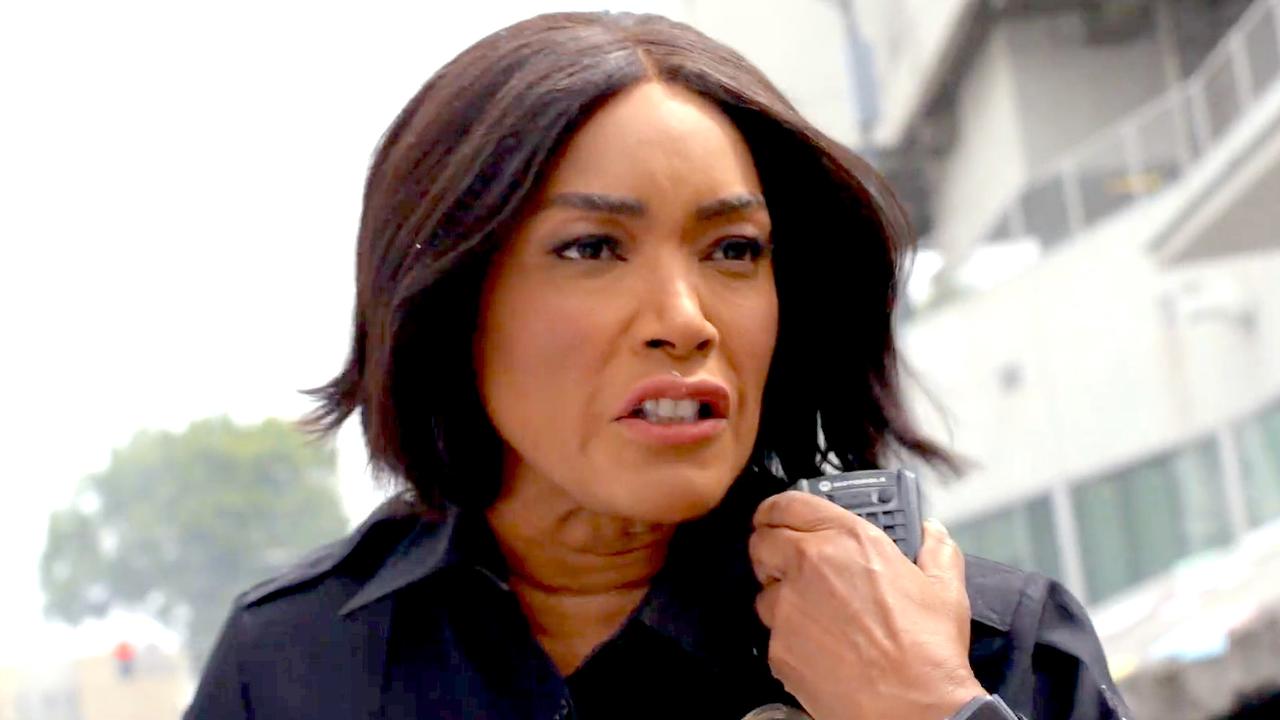 Finale Crisis: Athena Calls for Help on 9-1-1