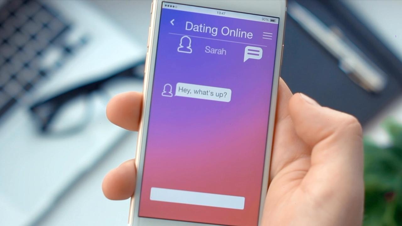These Might Take The Cake For the Most Cringe Worthy Dating App Messages of All Time