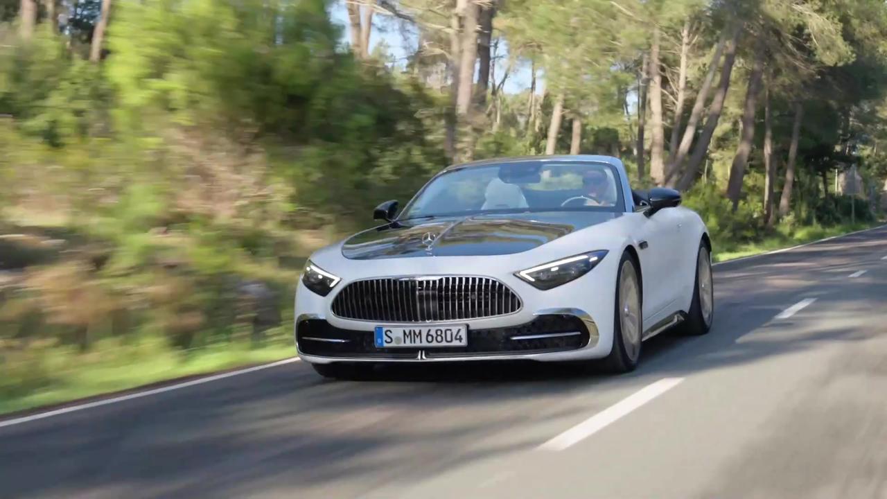 Mercedes-Maybach SL 680 Monogram Series White Ambience Driving Video