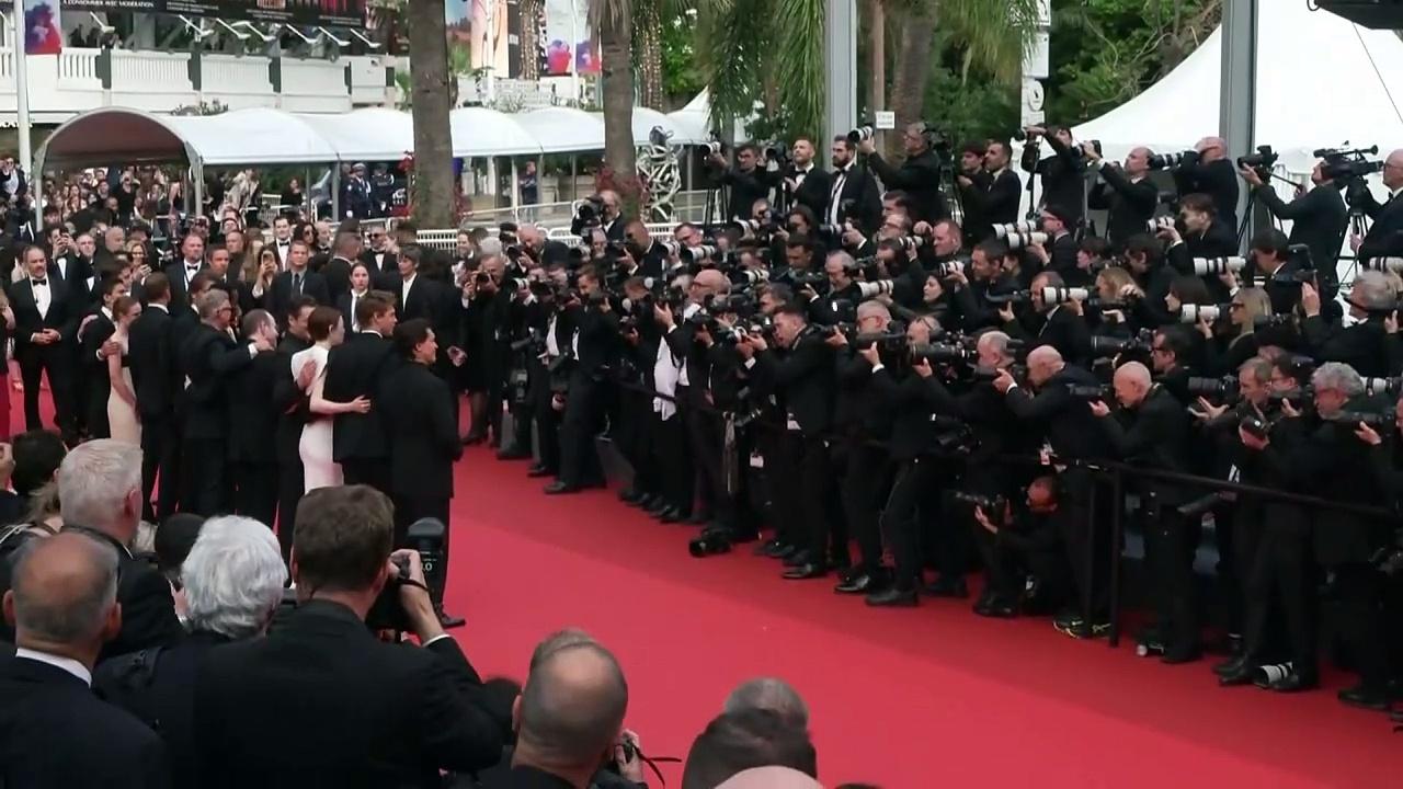 Pedro Pascal addresses US political questions in Cannes