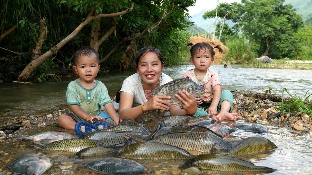 Single Mom & Son Catch Giant Fish After Rain | Harvesting to Market Life Vlog π§ π