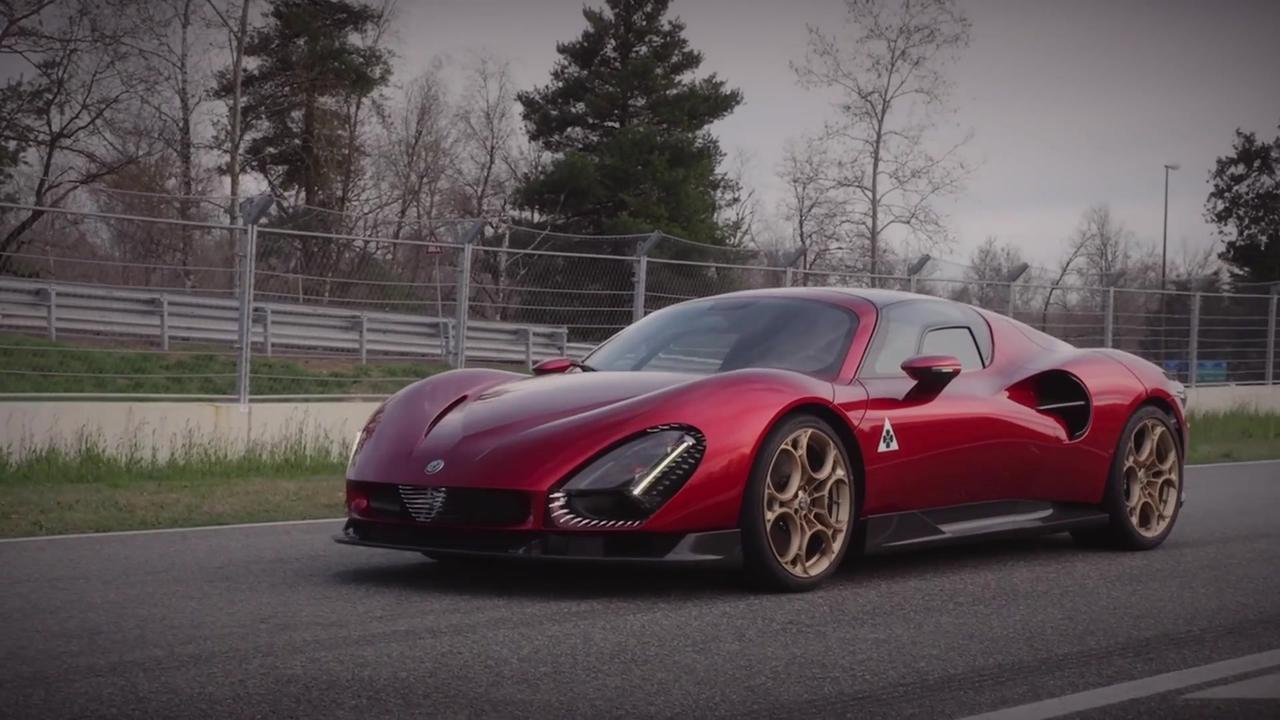 Alfa Romeo 33 Stradale Exterior Design