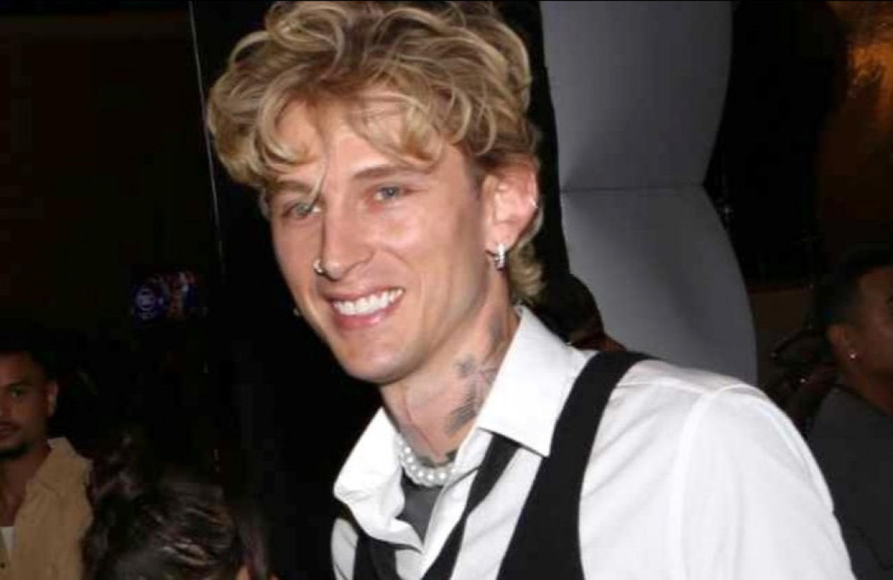 Reason Machine Gun Kelly left American Music Awards early revealed