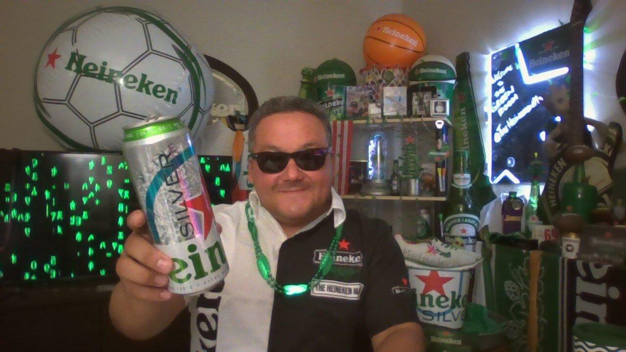 Welcome to The Green Room! Happy Monday! THUNDER!!