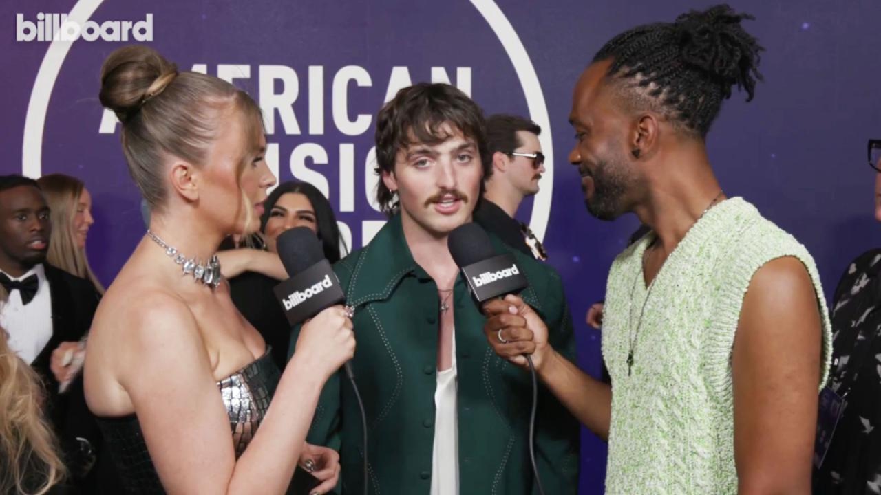 Benson Boone On His Sold Out Tour, Dealing With Online Criticism & More | AMAs 2025