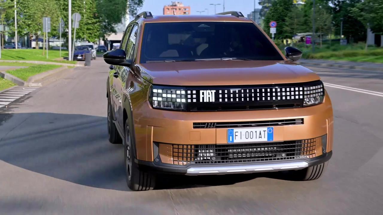Fiat Grande Panda Hybrid La Prima Driving Video