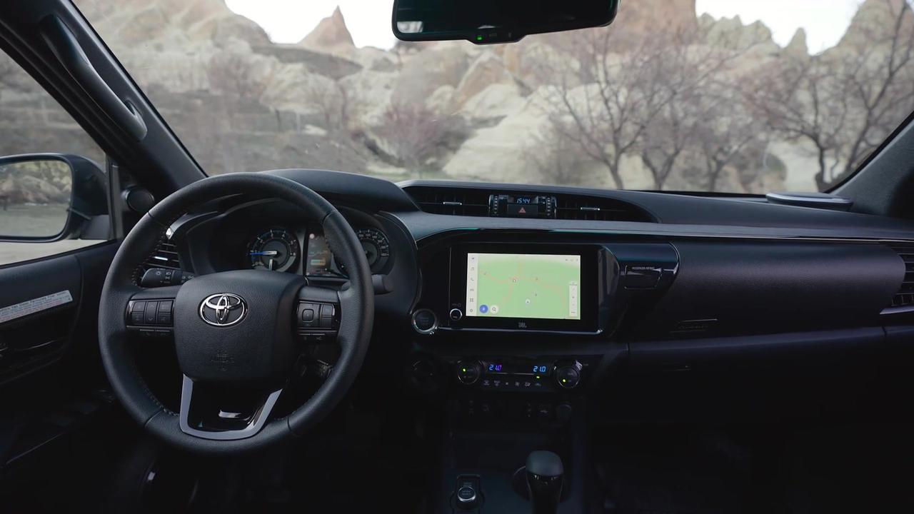 2025 Toyota Hilux Hybrid 48V Interior Design