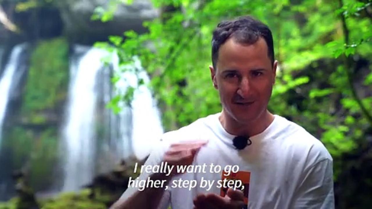 French cliff jumper aims for 60-metre world record