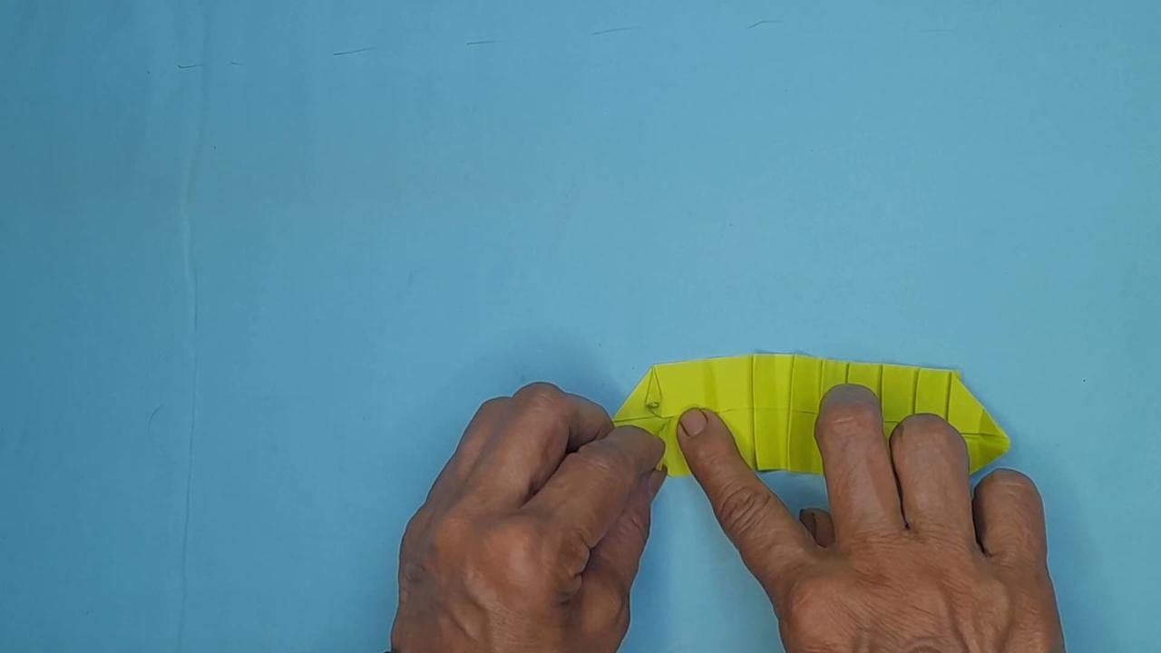 How to Make a Caterpillar Origami | Easy Paper Caterpillar Craft