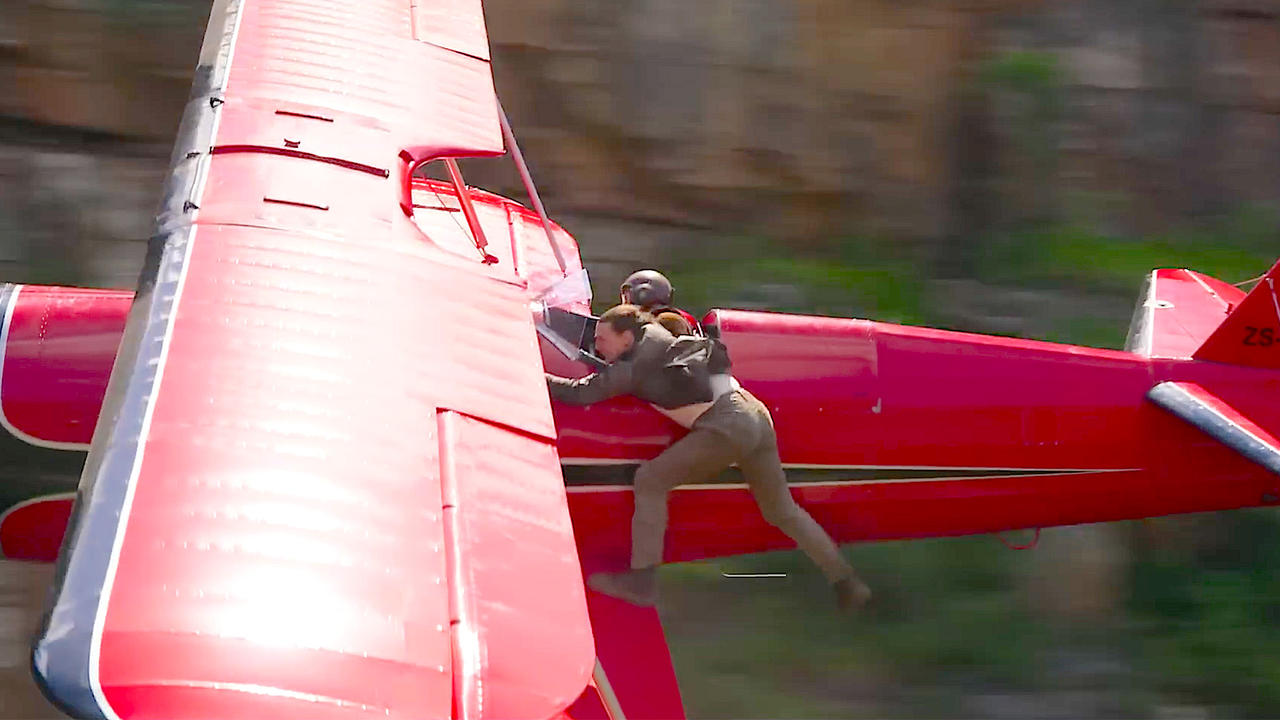 Yes, That’s Tom Cruise Walking on a Flying Plane in New Mission: Impossible