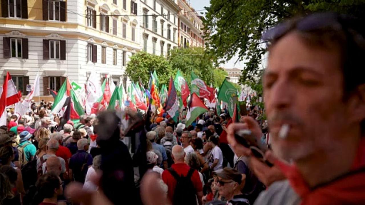 Thousands march in Rome to demand ceasefire and end of war in Gaza