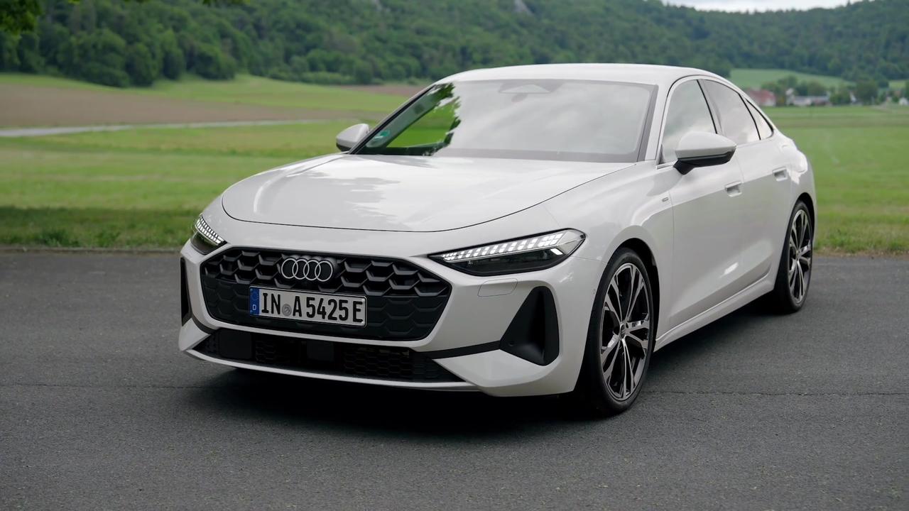 Audi A5 Sedan e-hybrid quattro 220KW Design in Glacier white