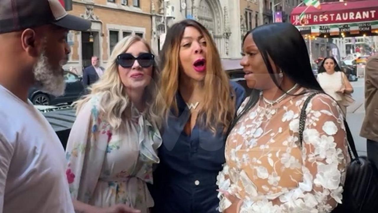 Wendy Williams Meet Up with Friends for Ladies' Night in New York City