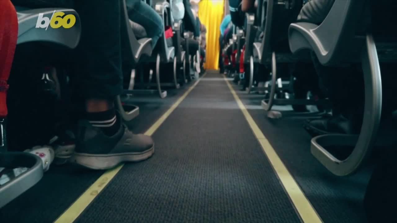 Traveling With a Baby? Here’s How to Choose the Right Airplane Seat.mp4