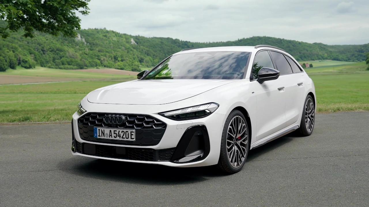 Audi A5 Avant e-hybrid quattro 270KW Exterior Design in Glacier white