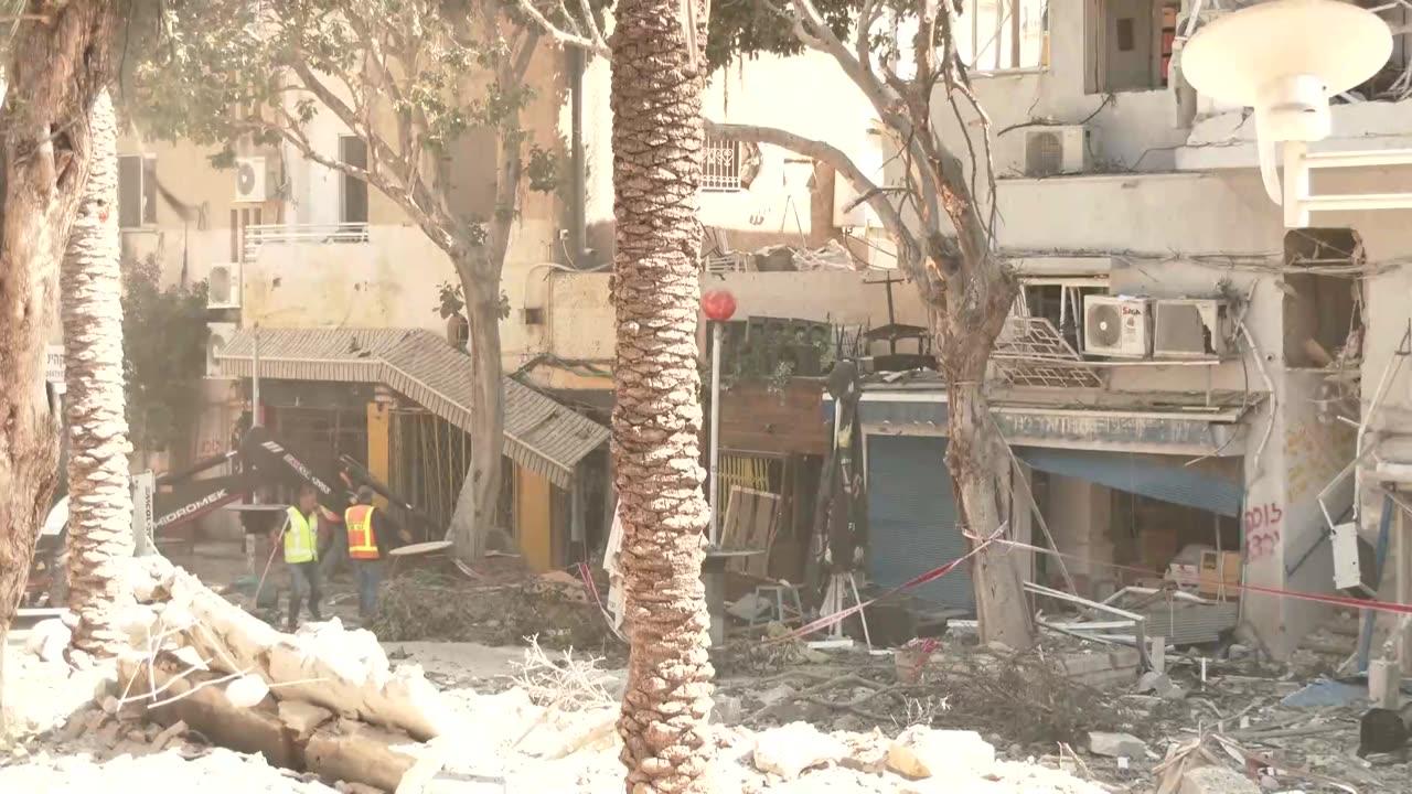 Israeli Police, Rescue Teams Respond After Iranian Missile Strike | Tel Aviv | Israel Iran War