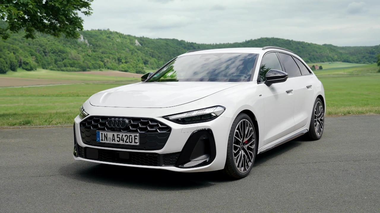 Audi A5 Avant e-hybrid quattro 270KW Design in Glacier white
