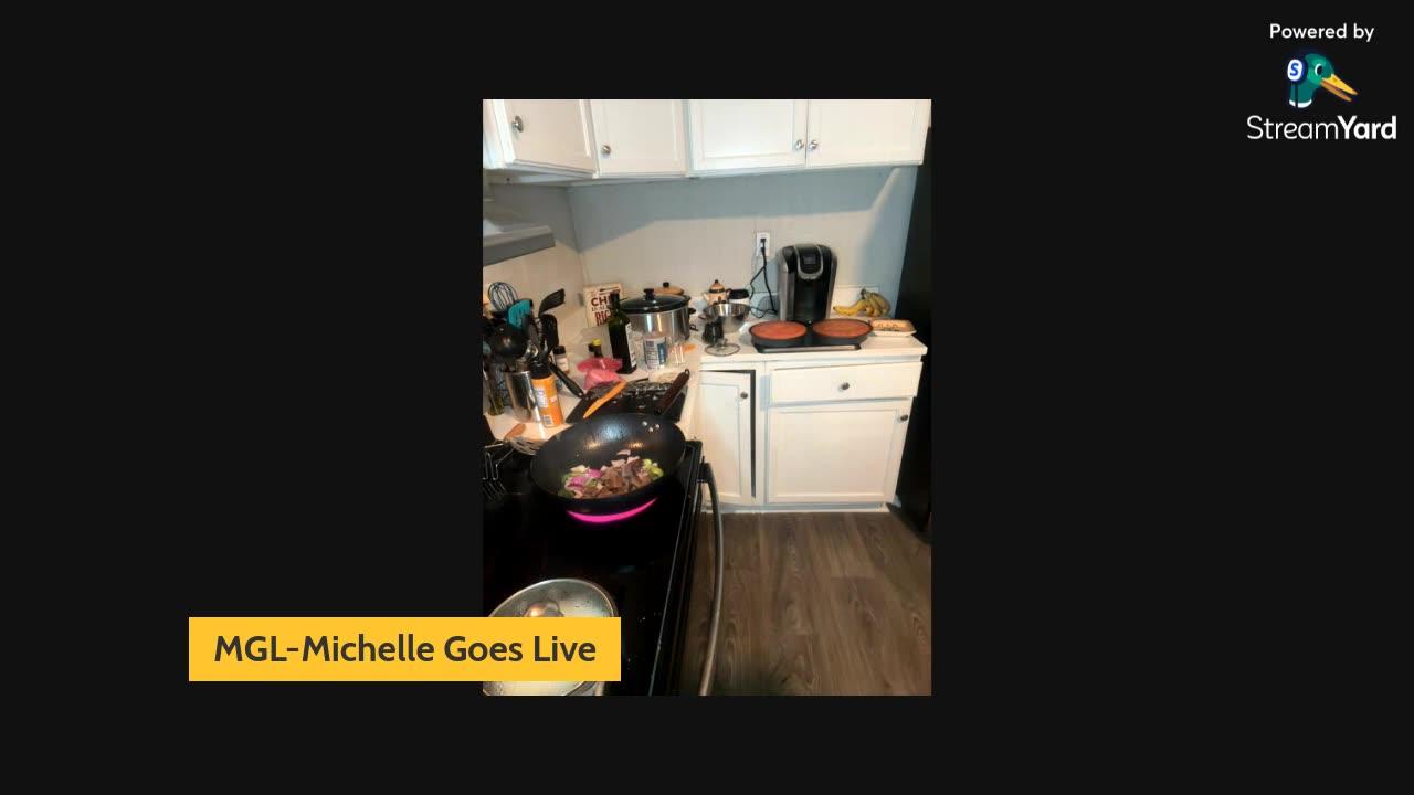 Mike and I in da kitchen!!!
