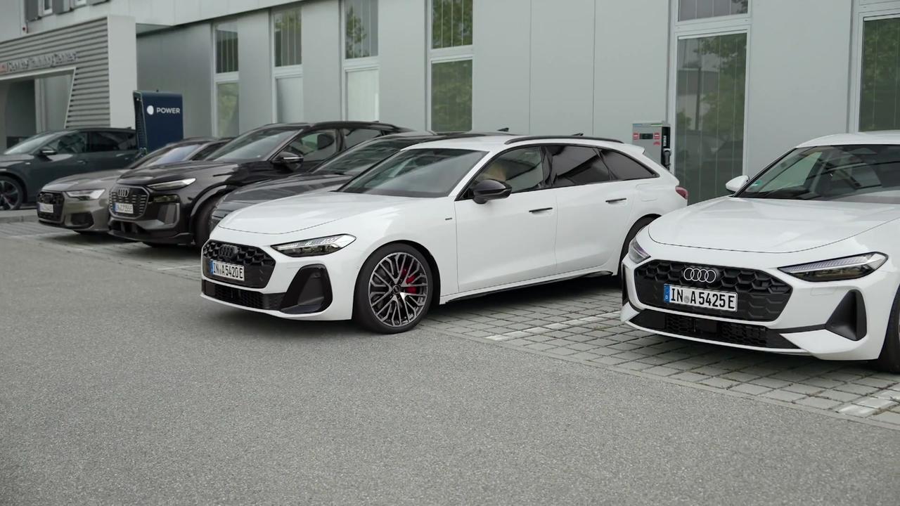Audi A5 Avant e-hybrid quattro 270KW in Glacier white - Charging video