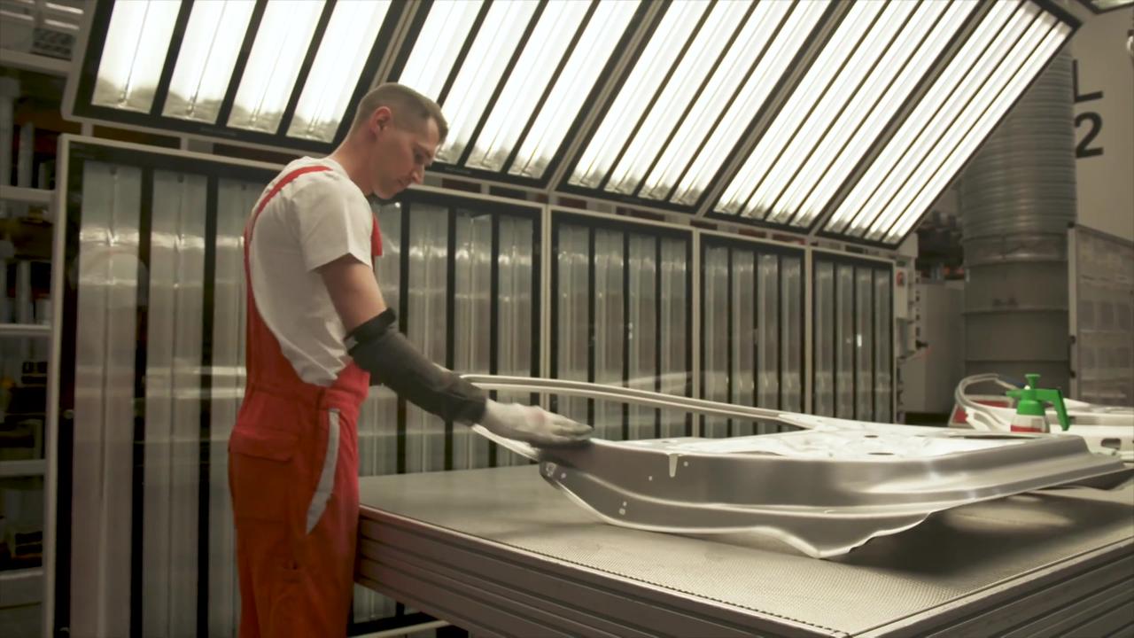 Audi Q3 SUV Production at Győr site - Press shop
