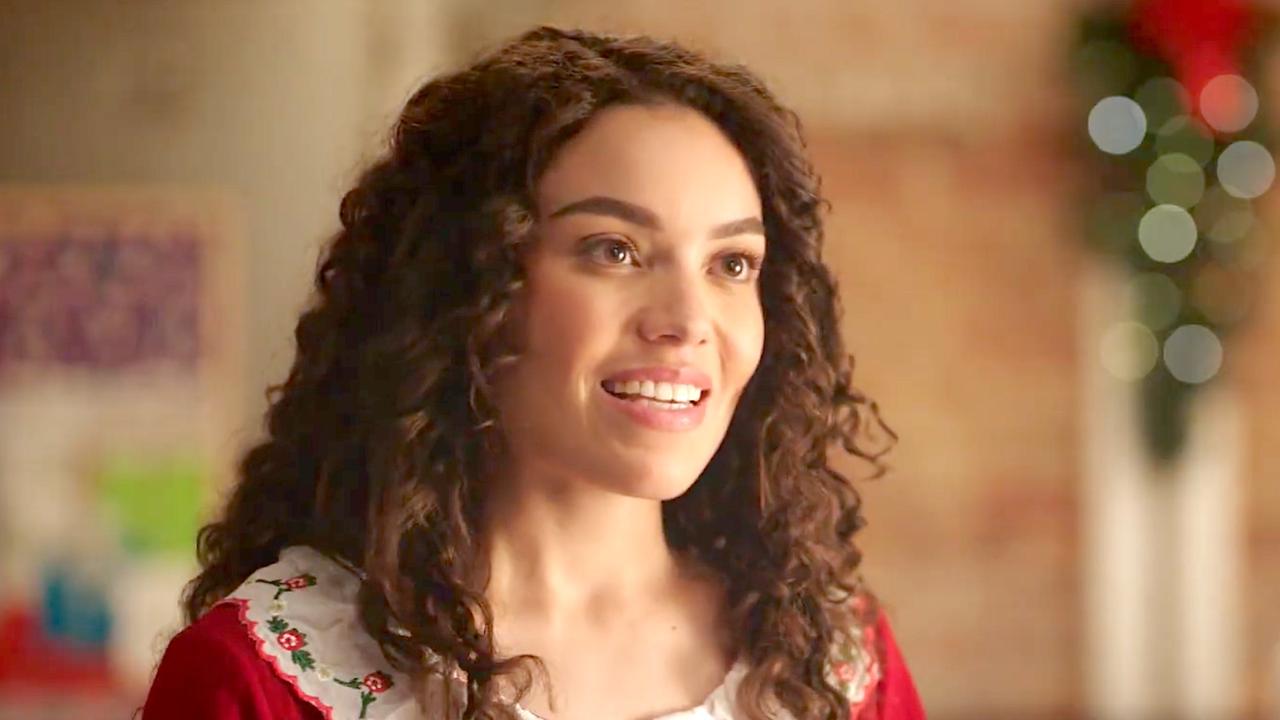 Sneak Peek at Hallmark’s Unwrapping Christmas: Mia’s Prince