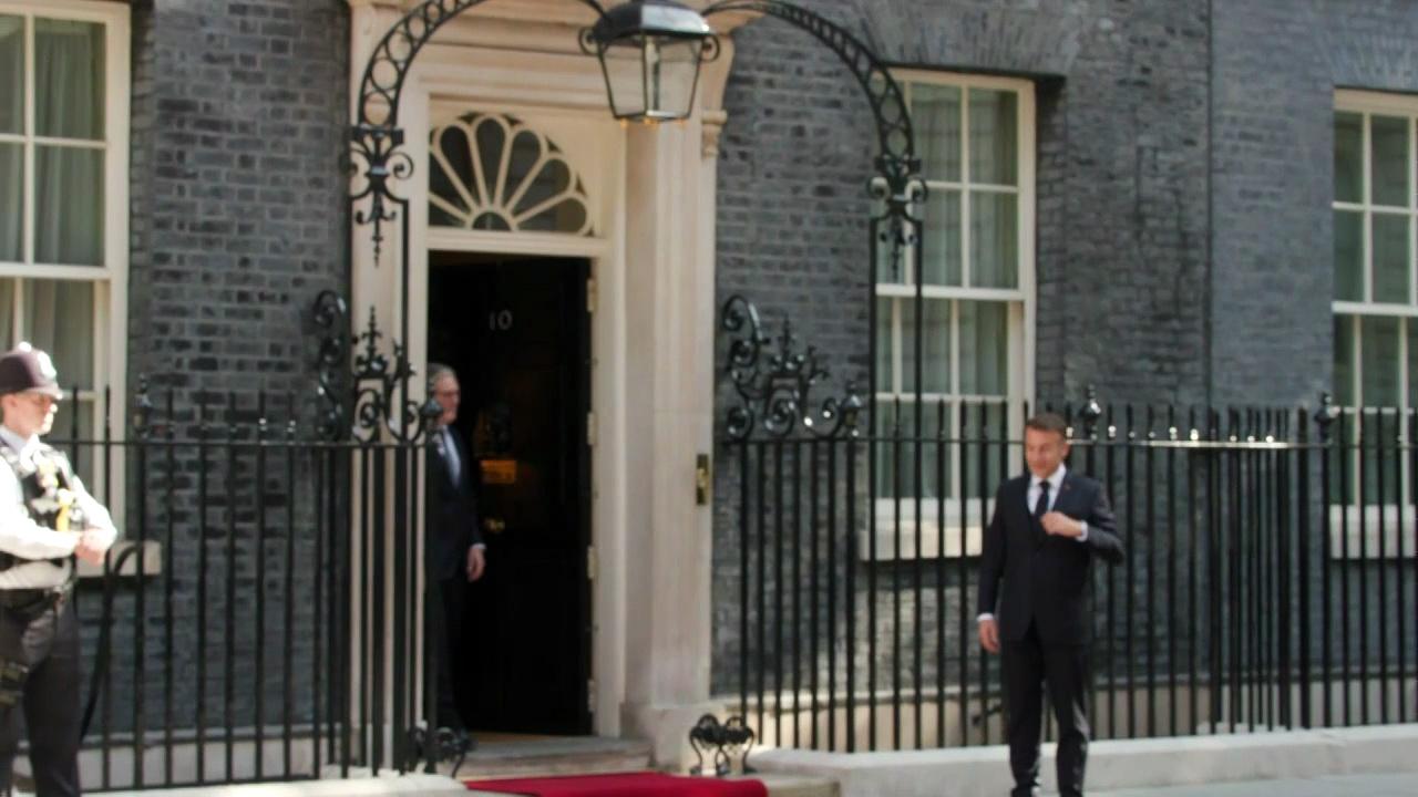 Macron arrives at No 10 ahead of UK-France Summit