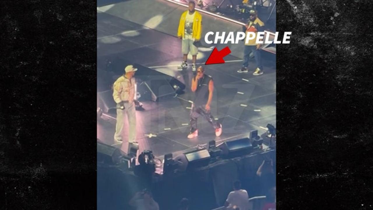 Dave Chappelle Crashes Wu-Tang Clan Stage in Ohio & Leads Them in Beatbox