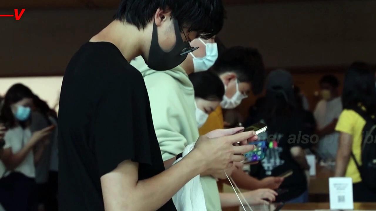 Apparently in China, Government Officials Can’t Use iPhones While at Work