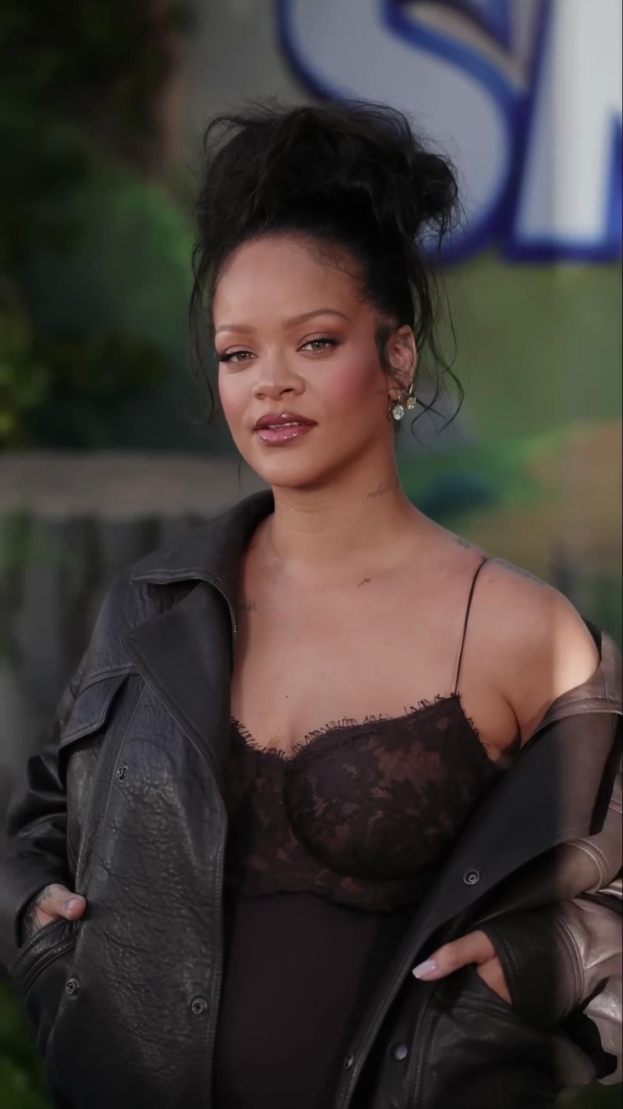 Bow Down to Blue Royalty: Rihanna Is the Queen of Smurfs
