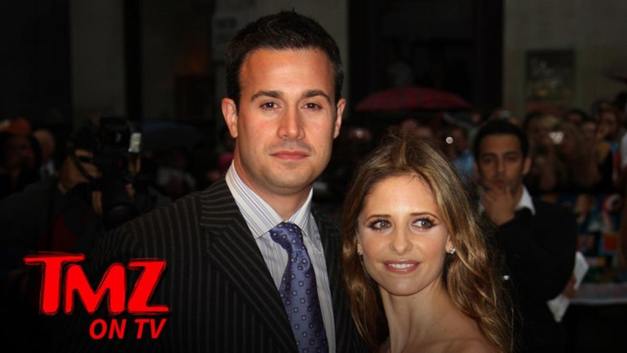Sarah Michelle Gellar, Freddie Prinze Jr. at 'I Know What You Did Last Summer' Premiere | TMZ TV