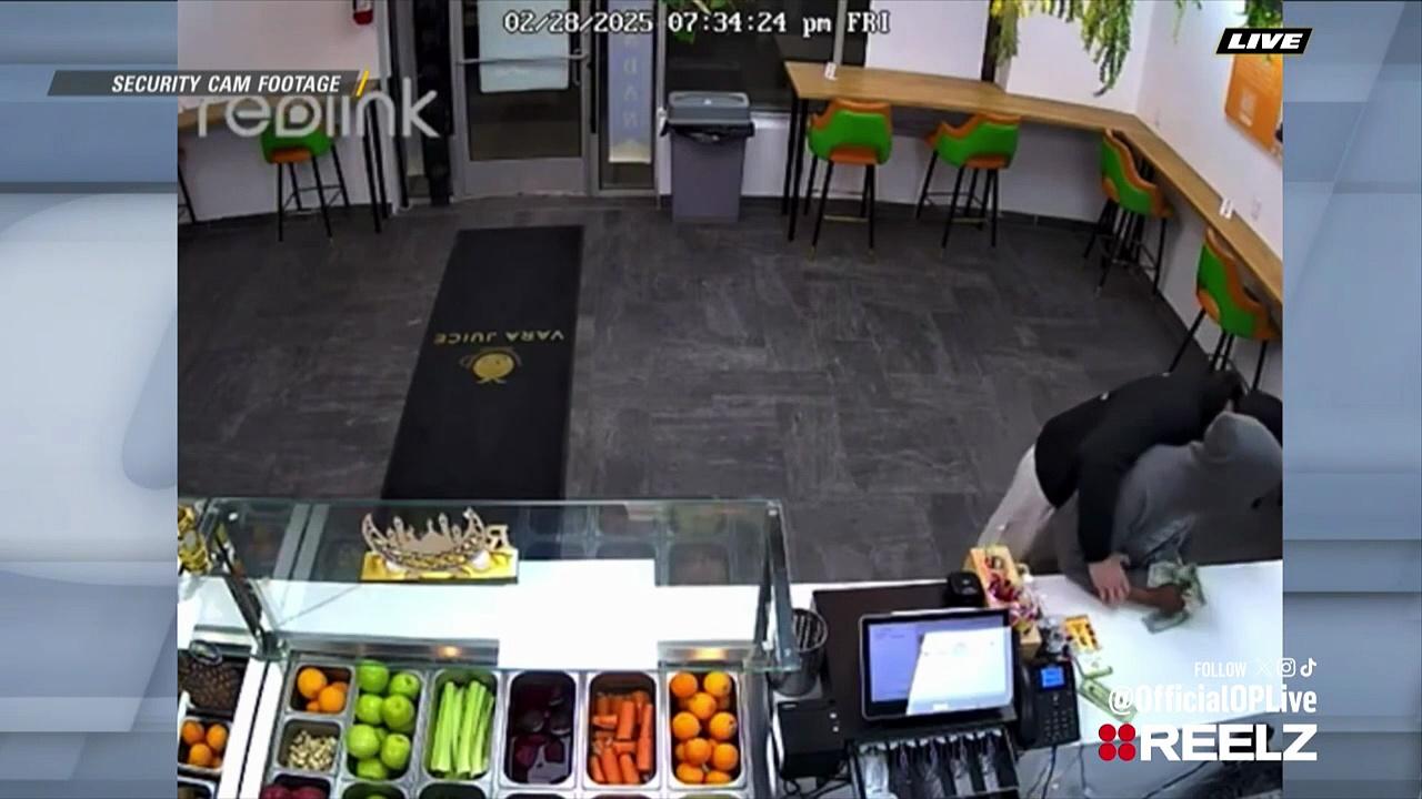 He Walked Into an Armed Robbery—and Told the Guy to “Put It Back”