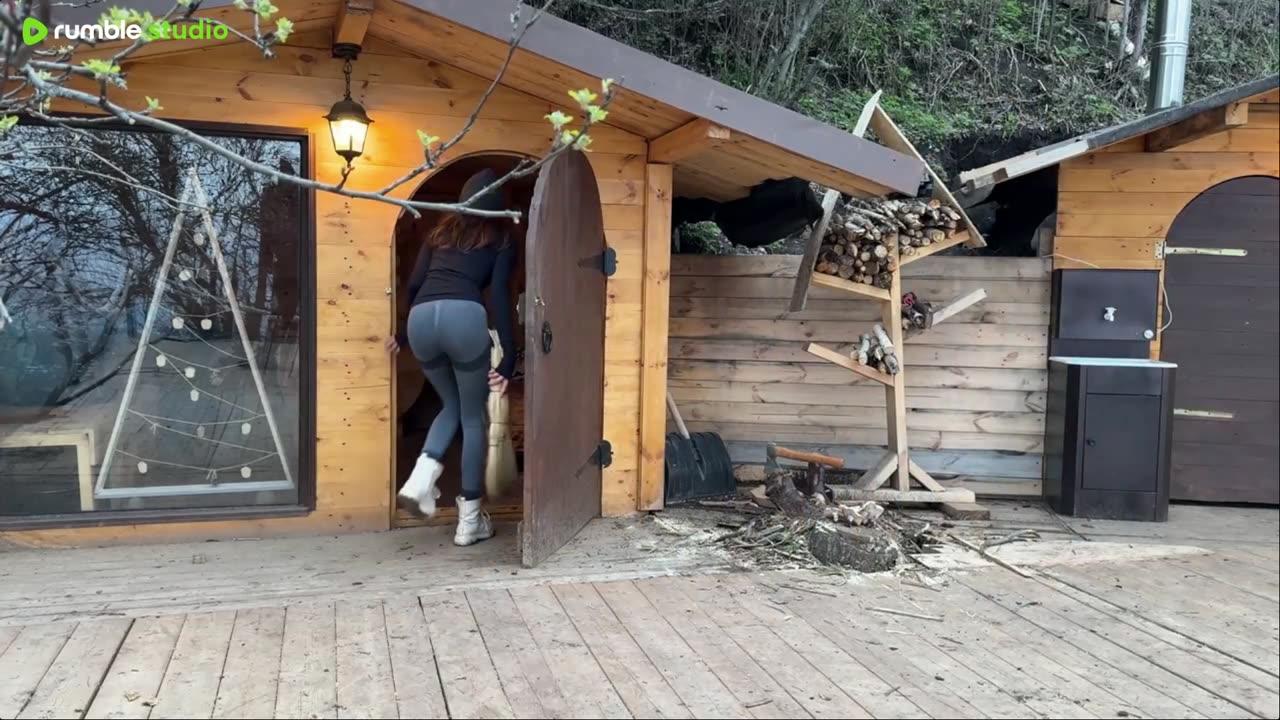 Girlforest, The girl found a log cabin in the forest and spent the night in it 252K views1 year ago