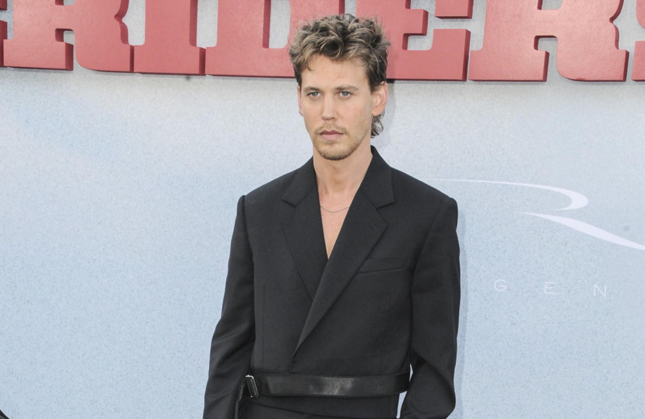 Austin Butler feared he was dying after being temporarily blinded by a migraine