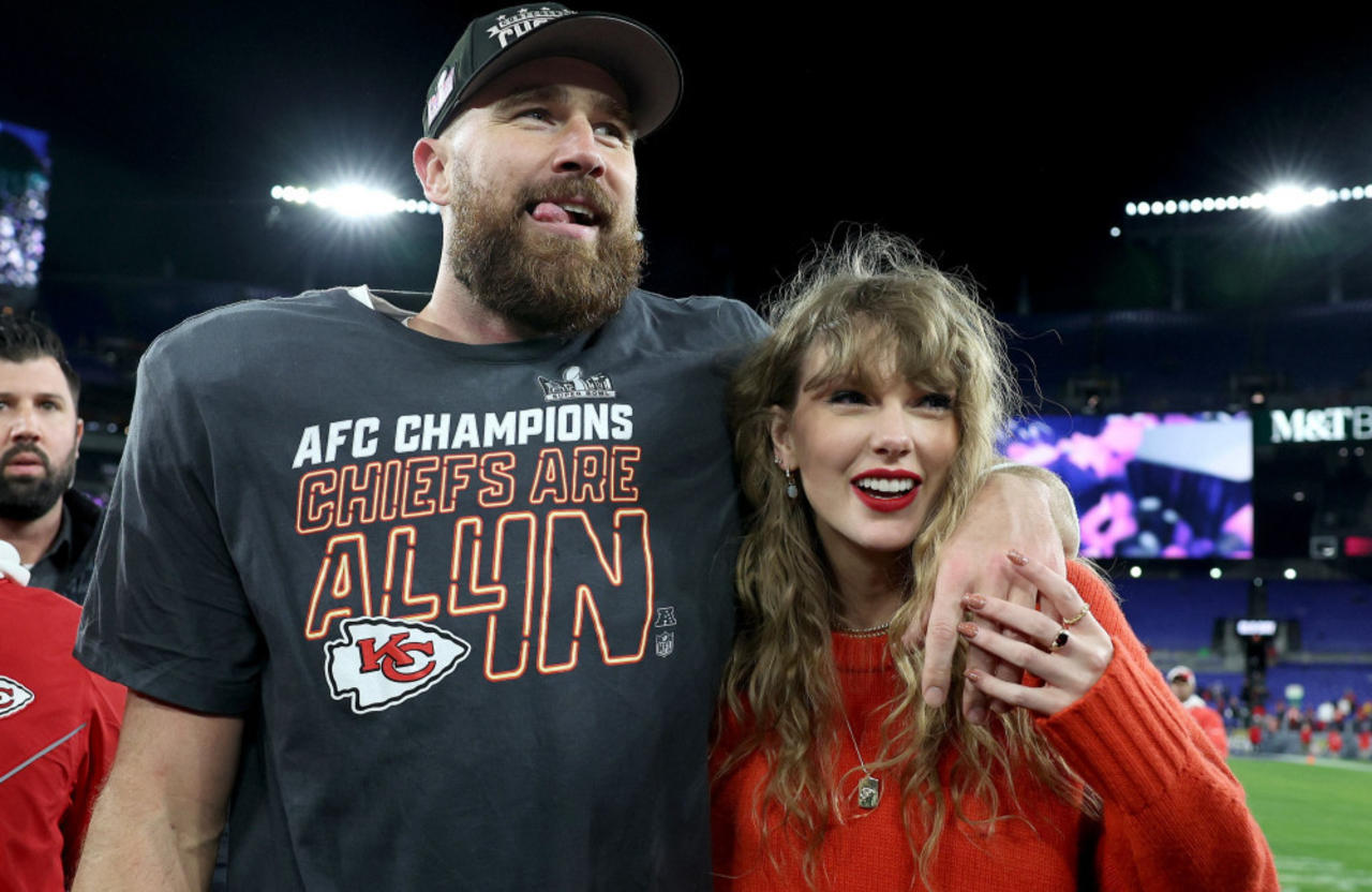 Travis Kelce listens to Taylor Swift's new album while dancing around the house