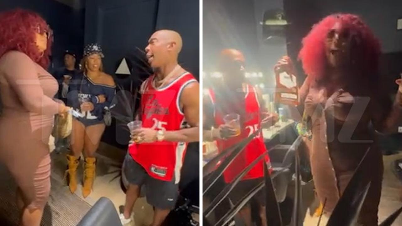 Ja Rule and Lizzo Enjoy Take Shots Backstage At Nelly Concert