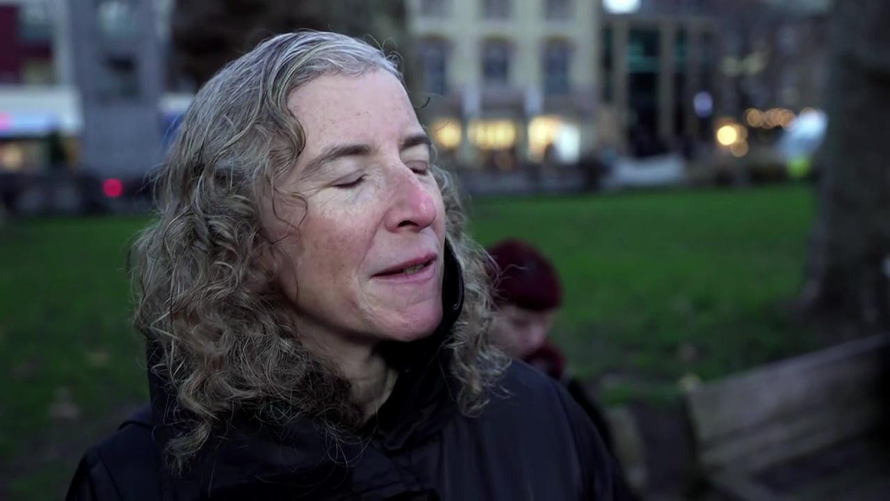 London Jews mark Chanukah despite Bondi attack - One News Page VIDEO